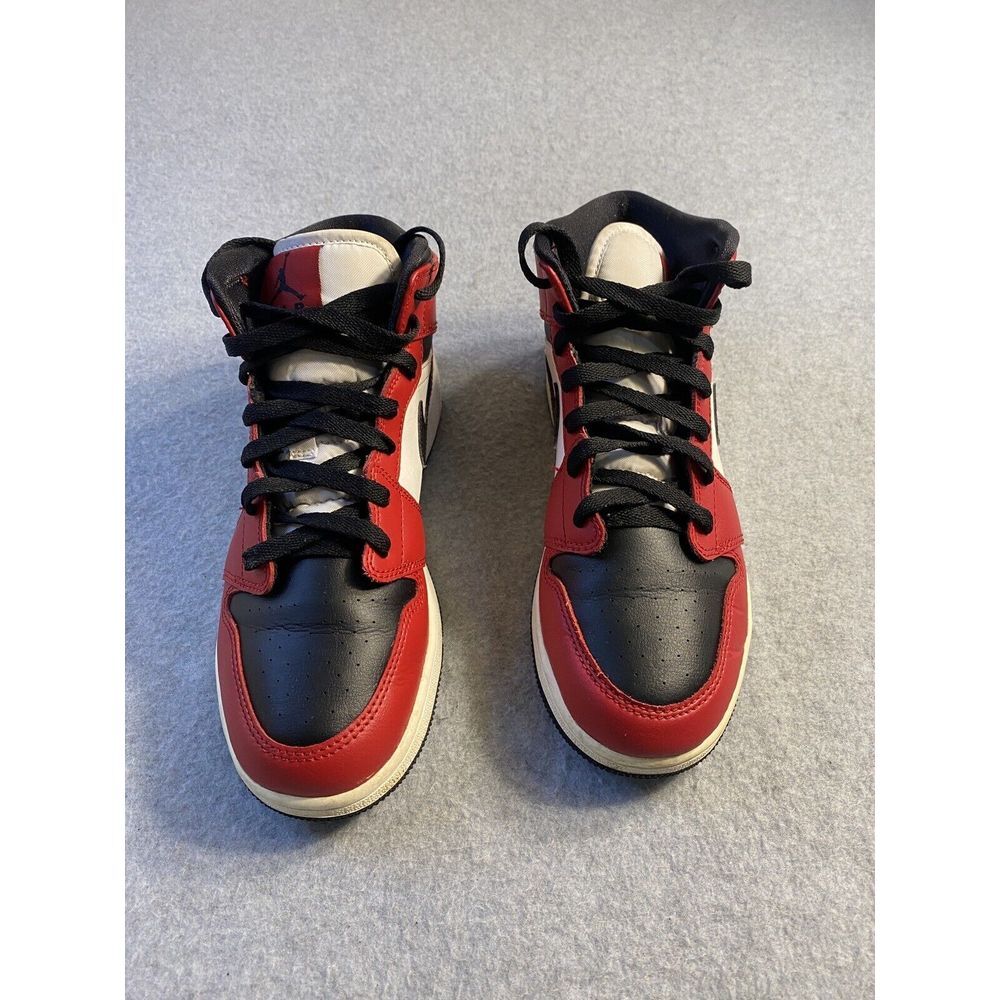 Size 6.5 - Jordan 1 Mid Chicago Black Toe 554724-069
